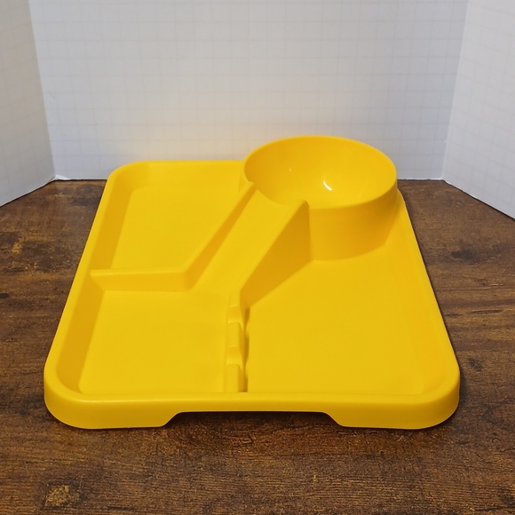 Dinneractive Construction Themed Yellow Kid's Dinner Plate 10.5" X 8.5" - Picture 4 of 5